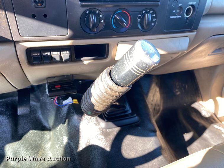 image for item JW9281 2005 Ford F550 Super Duty  utility / service truck