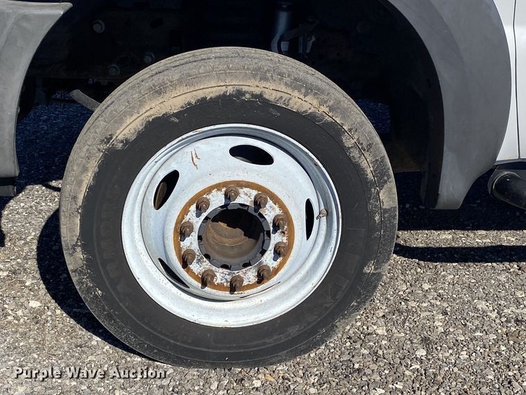 image for item JW9281 2005 Ford F550 Super Duty  utility / service truck