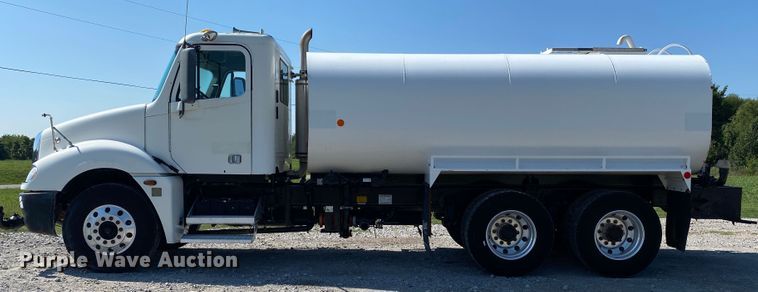 image for item JW9429 2006 Freightliner Columbia  water truck