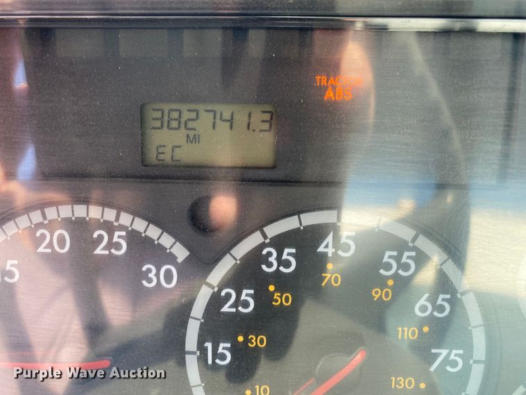 image for item JW9429 2006 Freightliner Columbia  water truck