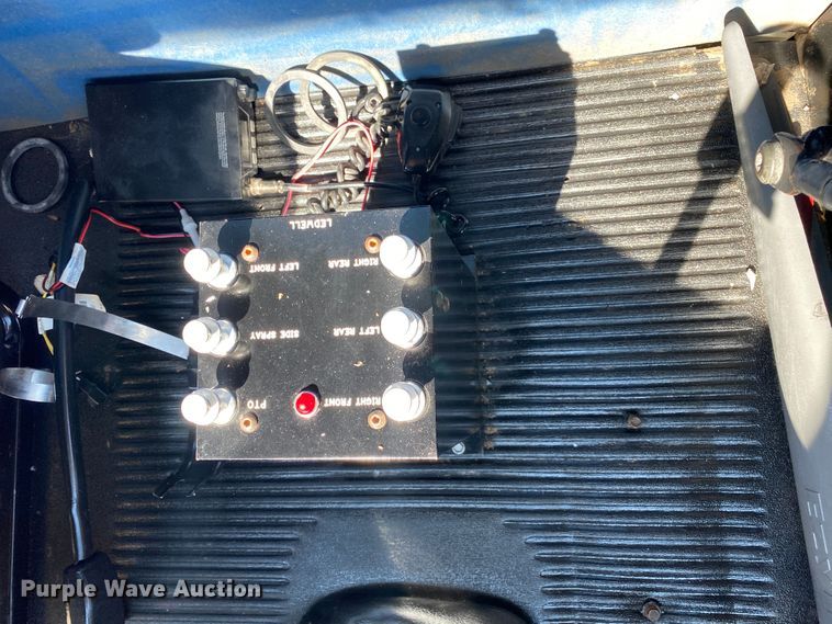 image for item JW9429 2006 Freightliner Columbia  water truck