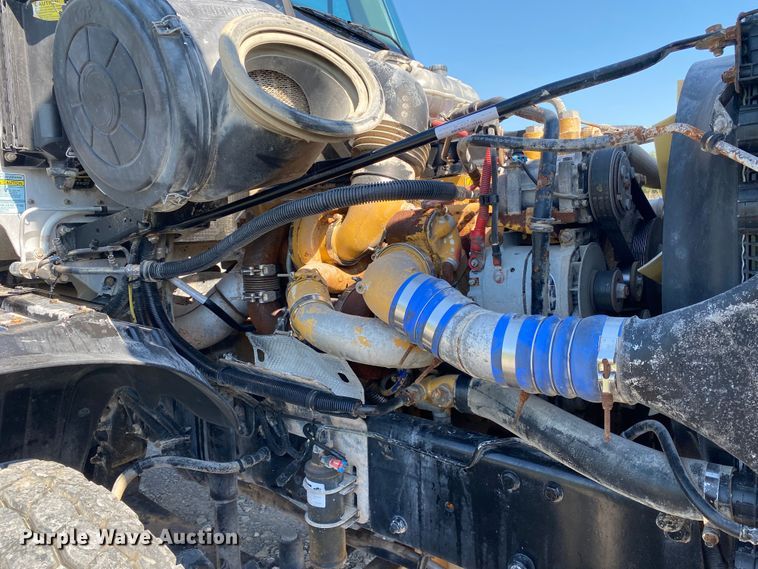 image for item JW9429 2006 Freightliner Columbia  water truck