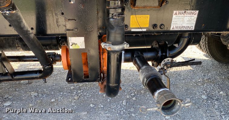 image for item JW9429 2006 Freightliner Columbia  water truck