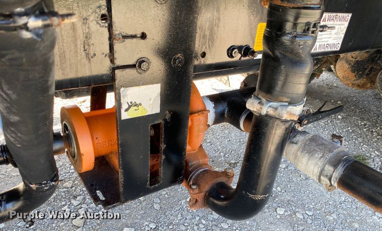 image for item JW9429 2006 Freightliner Columbia  water truck