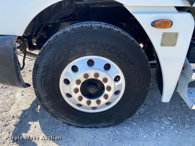 image for item JW9429 2006 Freightliner Columbia  water truck