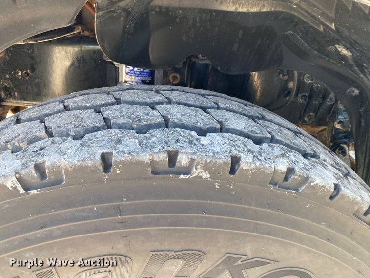 image for item JW9429 2006 Freightliner Columbia  water truck