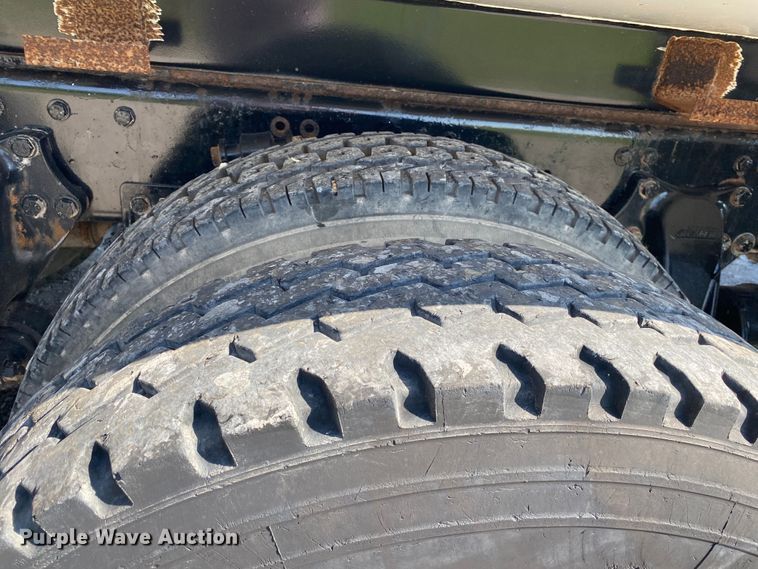 image for item JW9429 2006 Freightliner Columbia  water truck