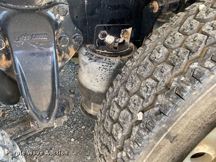 image for item JW9429 2006 Freightliner Columbia  water truck