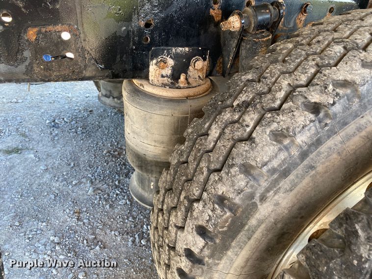 image for item JW9429 2006 Freightliner Columbia  water truck