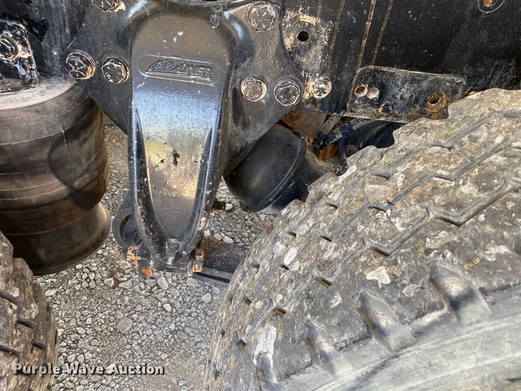 image for item JW9429 2006 Freightliner Columbia  water truck