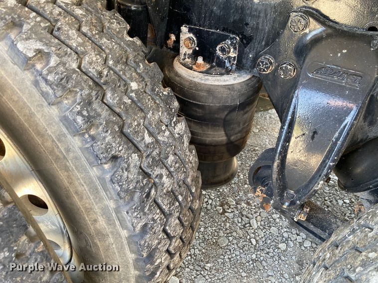 image for item JW9429 2006 Freightliner Columbia  water truck