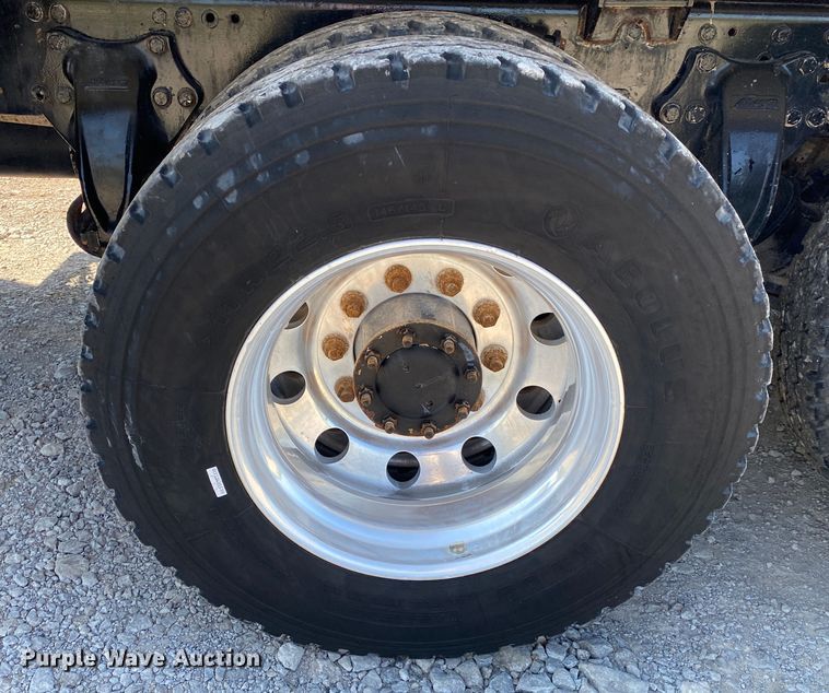 image for item JW9429 2006 Freightliner Columbia  water truck