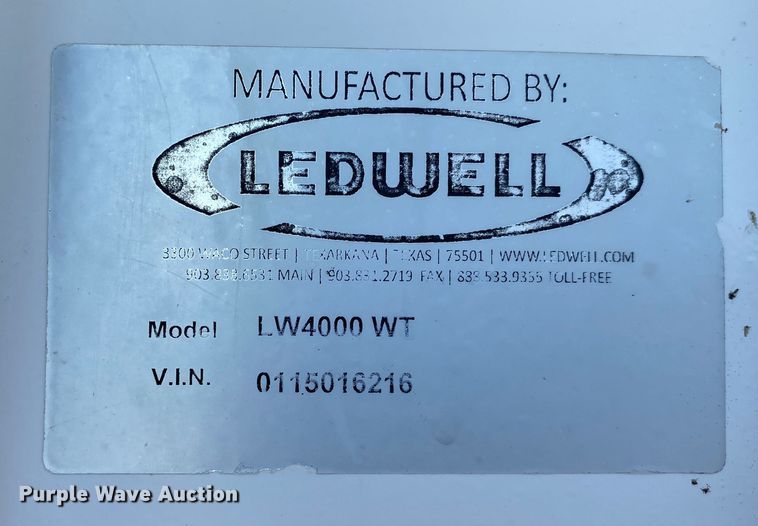 image for item JW9429 2006 Freightliner Columbia  water truck