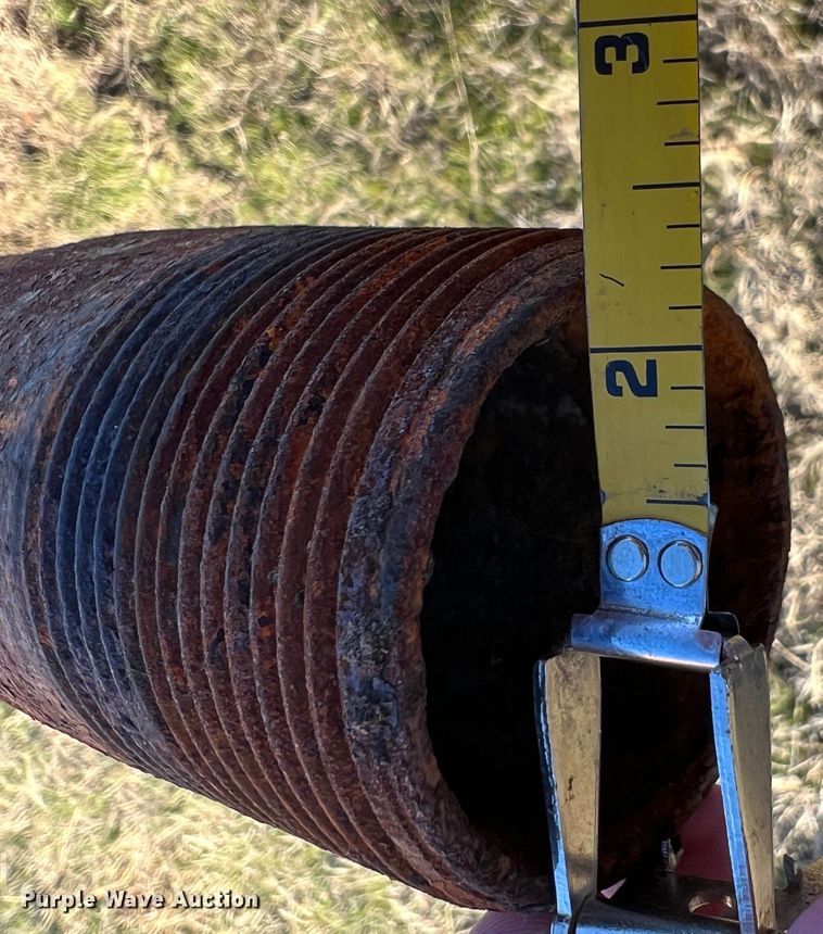 image for item KR9609 Approximately 32 oilfield pipes