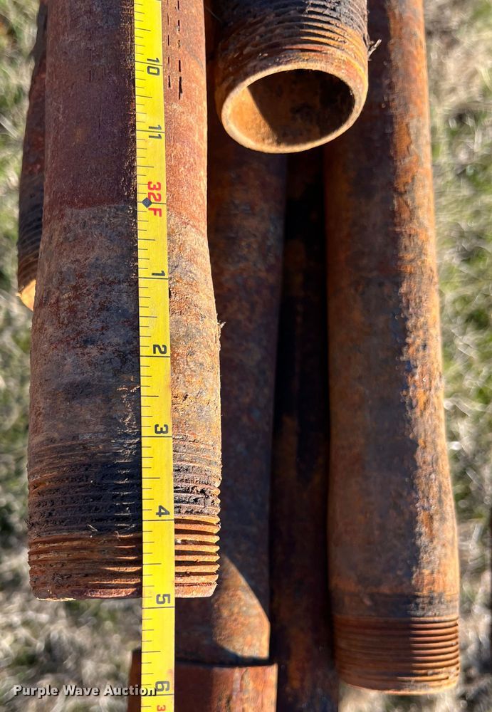 image for item KR9609 Approximately 32 oilfield pipes