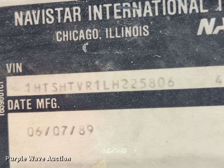 image for item KT9370 1990 International 4900  flatbed truck with forklift