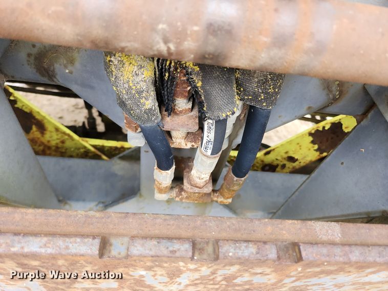 image for item KT9370 1990 International 4900  flatbed truck with forklift