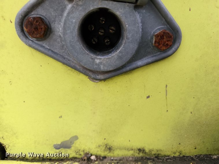 image for item KT9370 1990 International 4900  flatbed truck with forklift