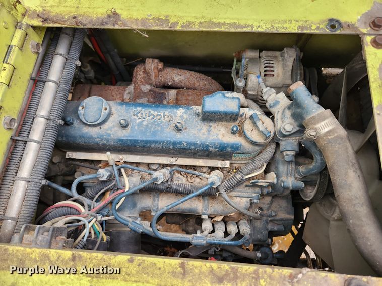 image for item KT9370 1990 International 4900  flatbed truck with forklift