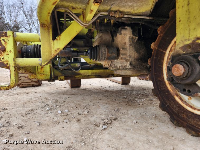 image for item KT9370 1990 International 4900  flatbed truck with forklift