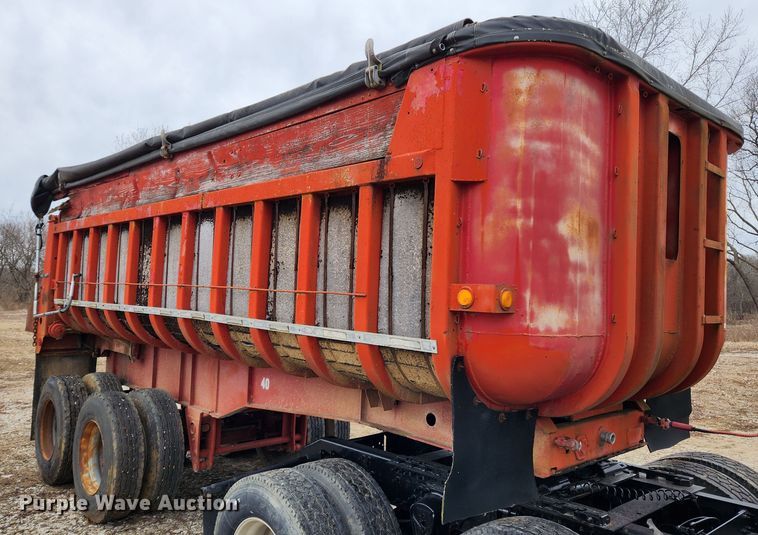 image for item KT9445 1972 Fruehauf ND-F2-DB4-24  end dump trailer