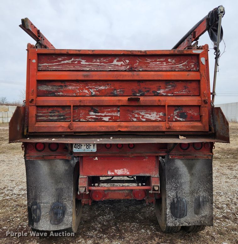 image for item KT9445 1972 Fruehauf ND-F2-DB4-24  end dump trailer