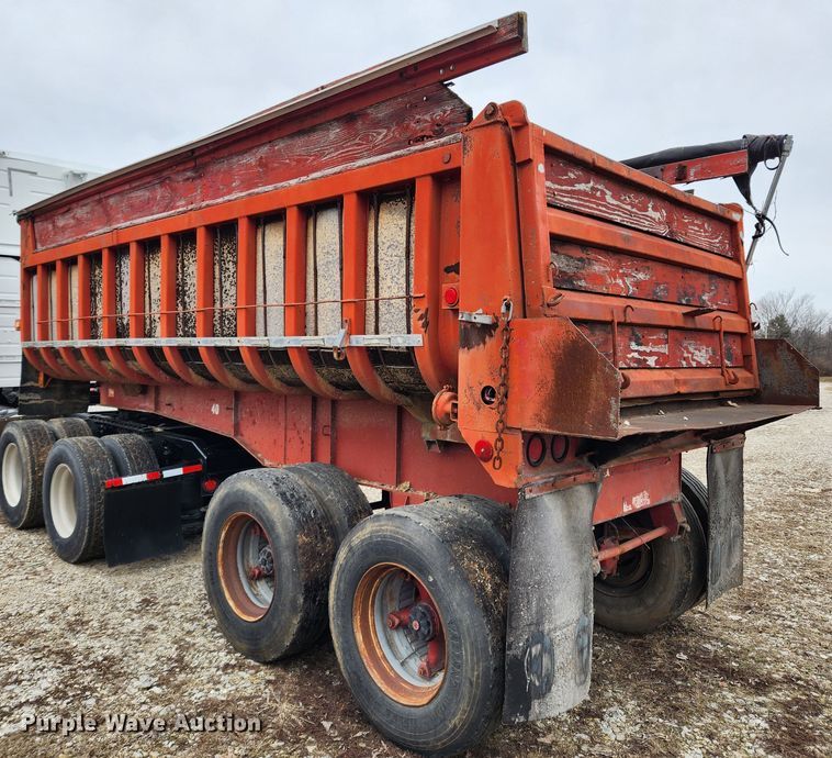 image for item KT9445 1972 Fruehauf ND-F2-DB4-24  end dump trailer