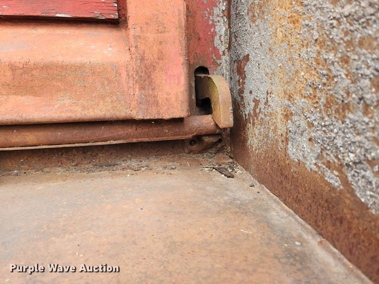 image for item KT9445 1972 Fruehauf ND-F2-DB4-24  end dump trailer