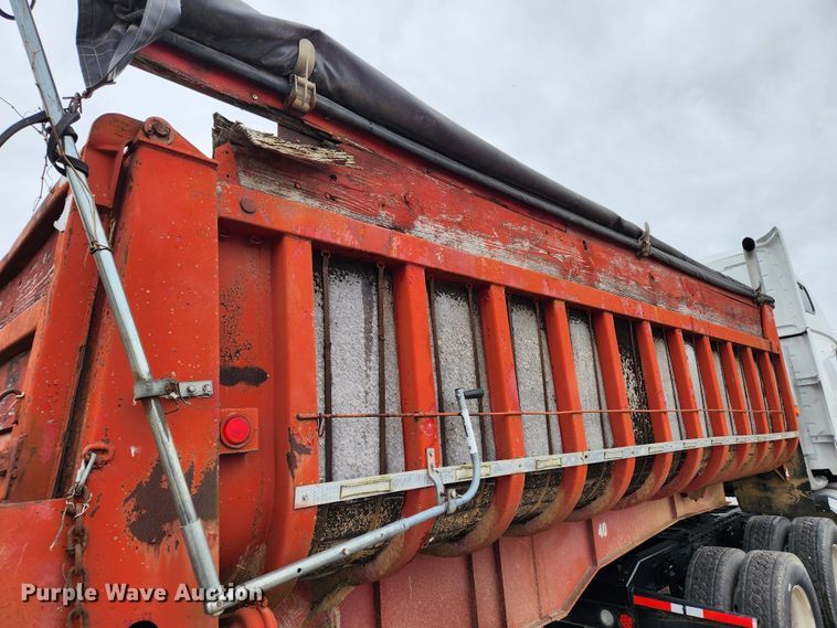 image for item KT9445 1972 Fruehauf ND-F2-DB4-24  end dump trailer