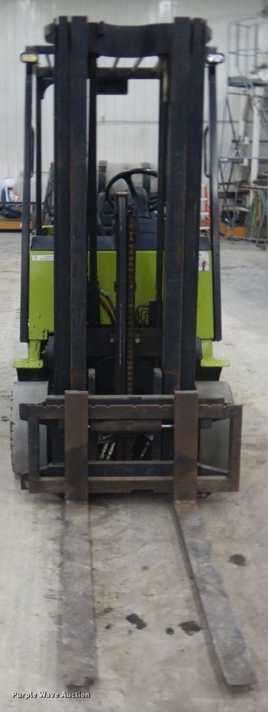 image for item KU9738 Clark CGC20  forklift