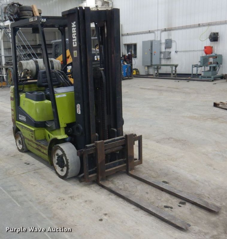 image for item KU9738 Clark CGC20  forklift
