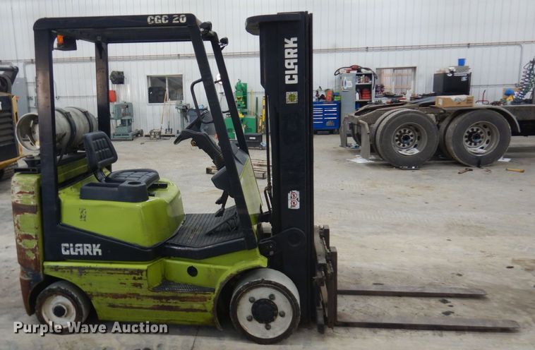 image for item KU9738 Clark CGC20  forklift