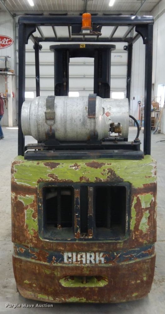 image for item KU9738 Clark CGC20  forklift