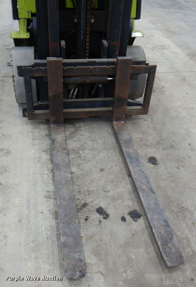 image for item KU9738 Clark CGC20  forklift