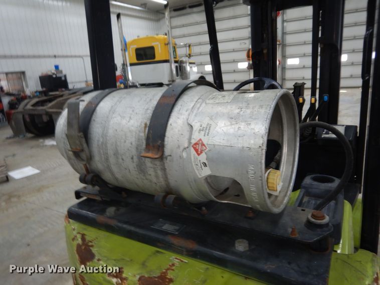 image for item KU9738 Clark CGC20  forklift