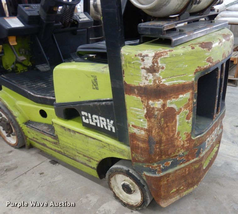 image for item KU9738 Clark CGC20  forklift