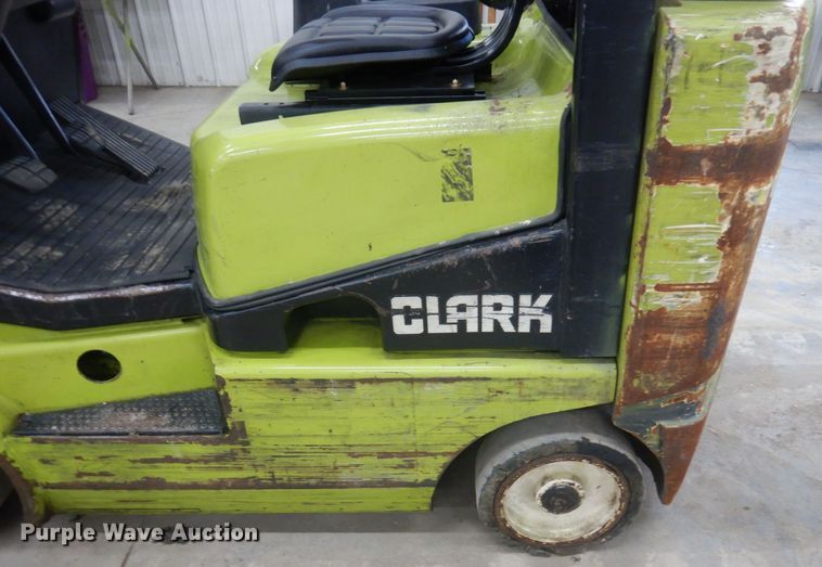 image for item KU9738 Clark CGC20  forklift