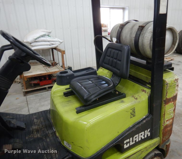image for item KU9738 Clark CGC20  forklift