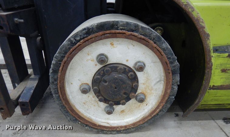 image for item KU9738 Clark CGC20  forklift