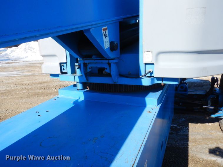 image for item KU9739 2005 Genie S80  boom lift