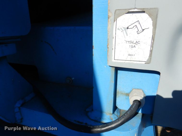 image for item KU9739 2005 Genie S80  boom lift