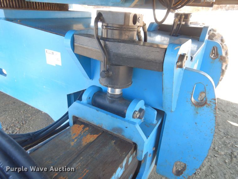 image for item KU9739 2005 Genie S80  boom lift