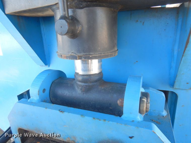 image for item KU9739 2005 Genie S80  boom lift