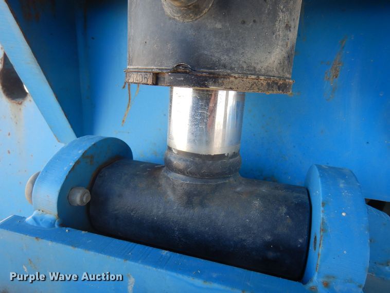 image for item KU9739 2005 Genie S80  boom lift