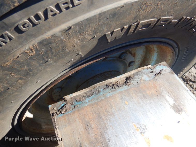 image for item KU9739 2005 Genie S80  boom lift