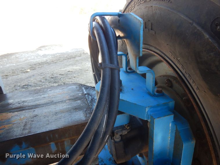 image for item KU9739 2005 Genie S80  boom lift