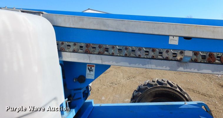 image for item KU9739 2005 Genie S80  boom lift