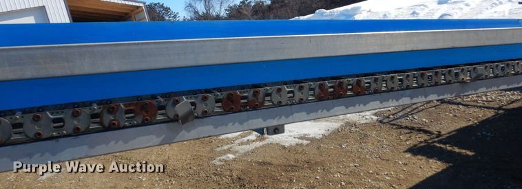 image for item KU9739 2005 Genie S80  boom lift