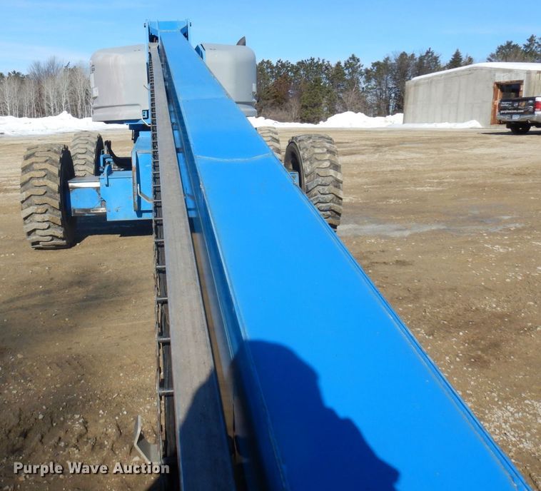 image for item KU9739 2005 Genie S80  boom lift