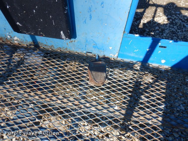 image for item KU9739 2005 Genie S80  boom lift